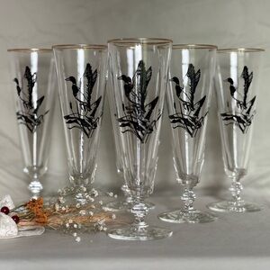 Mid-Century Vintage Pilsner Set of 6 Glasses. 
Duck Motif. Like New